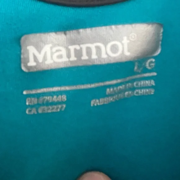 Marmot workout Tank with keyhole back and Built in Bra - Picture 4 of 5
